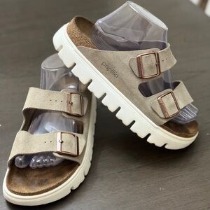 Papillio Kids Taupe Suede Double-Buckle Sandals with White Lug Sole sizeEU 40 L9